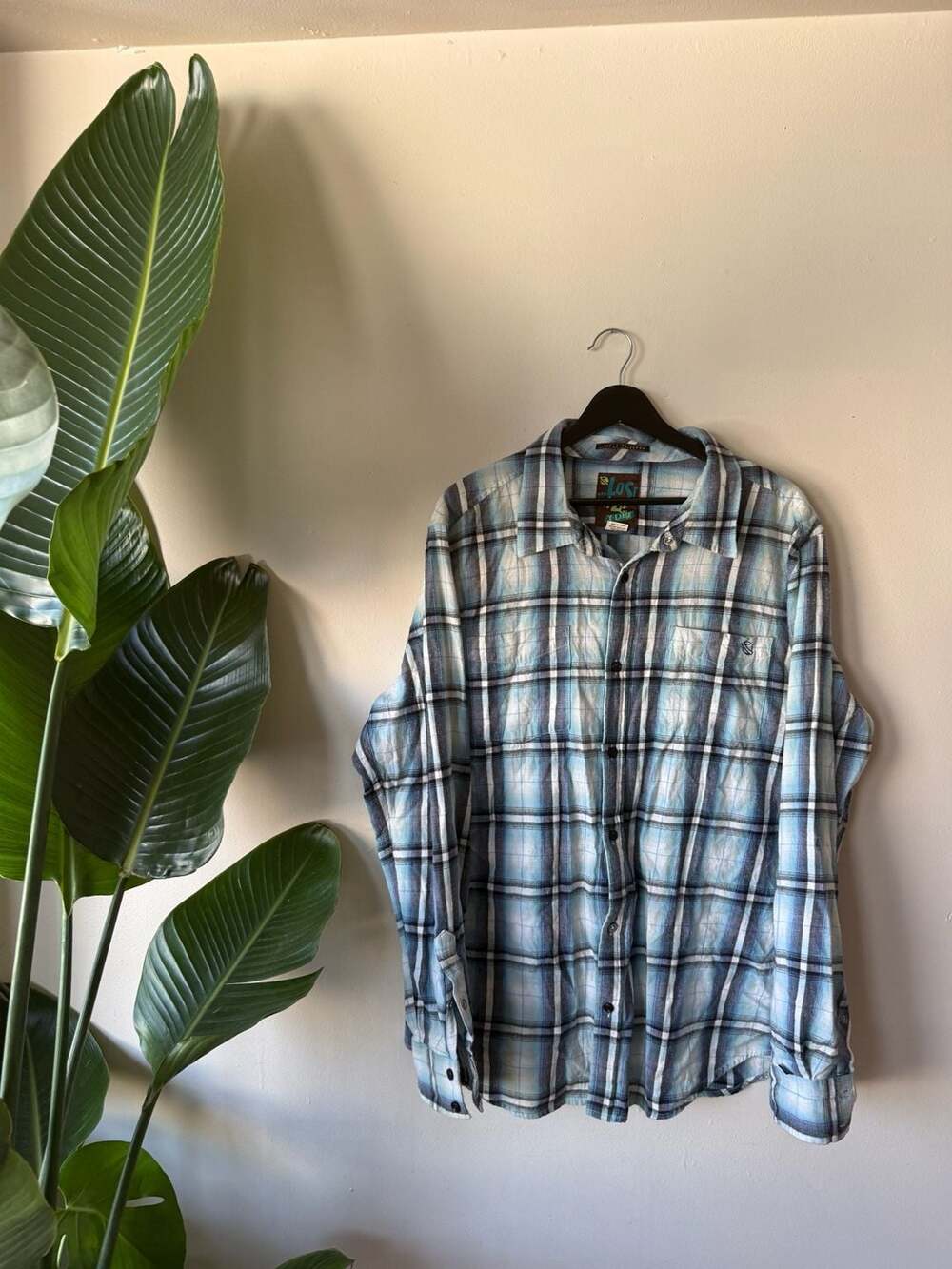 Well Tailored Lost Men's Blue White Plaid Long Sleeve Button-Up Shirt XL